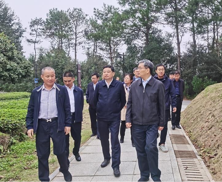 苏州市市委副书记朱民一行考察乐动在线注册_乐动（中国）
