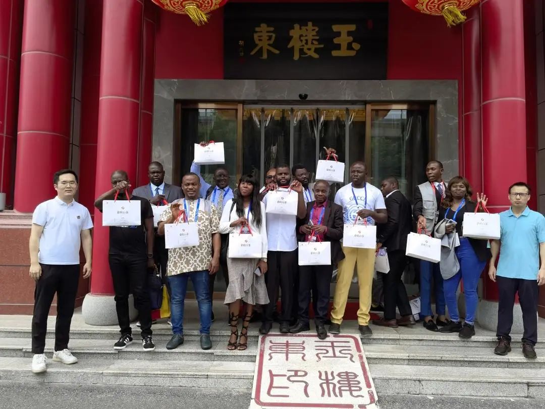 乐动在线注册_乐动（中国）桑植白茶亮相“第三届中非经贸博览会”